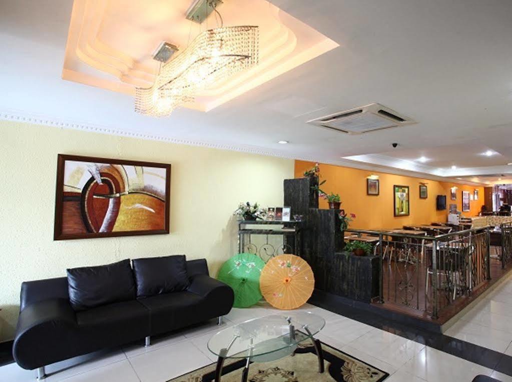 קואלה לומפור Oyo 103 V'La Garden Hotel מראה חיצוני תמונה